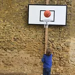 Charme Du Xviie Avec Grand Terrain Clos, Dependances Restaurees, Jardin, Garage Ferme Et Equipements Divers - Fr-1-410-157