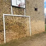 Charme Du Xviie Avec Grand Terrain Clos, Dependances Restaurees, Jardin, Garage Ferme Et Equipements Divers - Fr-1-410-157