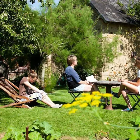 Charme Du Xviie Avec Grand Terrain Clos, Dependances Restaurees, Jardin, Garage Ferme Et Equipements Divers - Fr-1-410-157 * Berfay