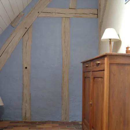 בית נופש Charme Du Xviie Avec Grand Terrain Clos, Dependances Restaurees, Jardin, Garage Ferme Et Equipements Divers - Fr-1-410-157 *