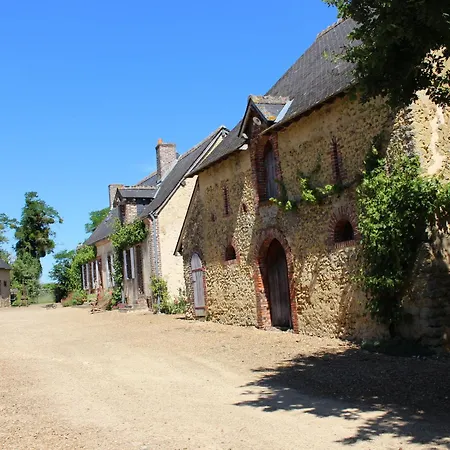 בית נופש Charme Du Xviie Avec Grand Terrain Clos, Dependances Restaurees, Jardin, Garage Ferme Et Equipements Divers - Fr-1-410-157