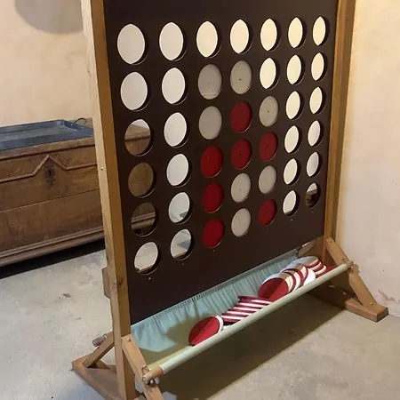 Сasa de vacaciones Charme Du Xviie Avec Grand Terrain Clos, Dépendances Restaurées, Jardin, Garage Fermé Et équipements Divers - Fr-1-410-157 *