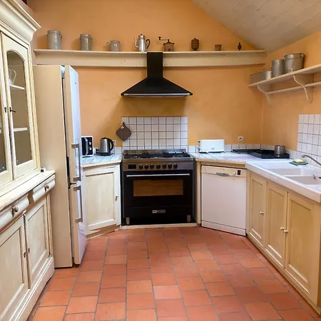 Charme Du Xviie Avec Grand Terrain Clos, Dependances Restaurees, Jardin, Garage Ferme Et Equipements Divers - Fr-1-410-157 Nyaraló Berfay