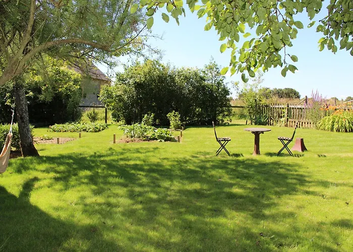 Charme Du Xviie Avec Grand Terrain Clos, Dépendances Restaurées, Jardin, Garage Fermé Et équipements Divers - Fr-1-410-157 Сasa de vacaciones *