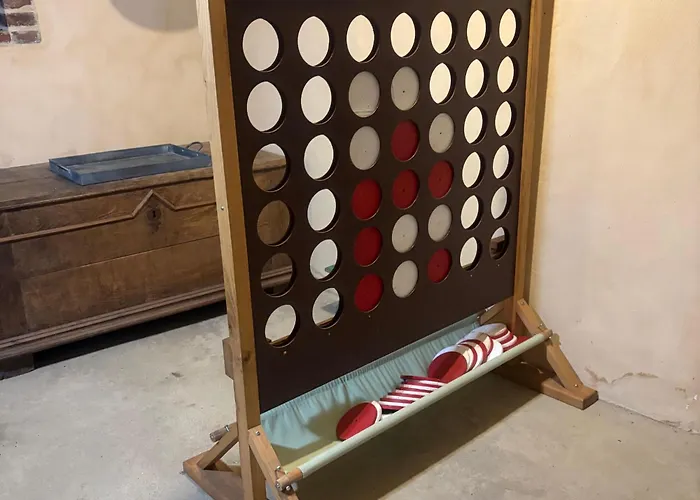 Сasa de vacaciones Charme Du Xviie Avec Grand Terrain Clos, Dépendances Restaurées, Jardin, Garage Fermé Et équipements Divers - Fr-1-410-157 *