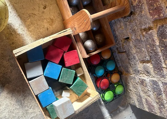 Charme Du Xviie Avec Grand Terrain Clos, Dépendances Restaurées, Jardin, Garage Fermé Et équipements Divers - Fr-1-410-157 Сasa de vacaciones *